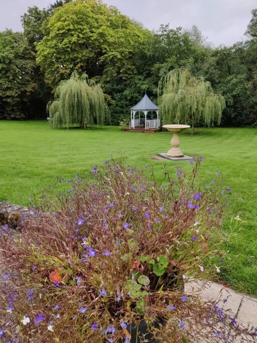The Nook Located In A Beautiful Garden Setting With Parking Villa Stratford-upon-Avon Eksteriør bilde